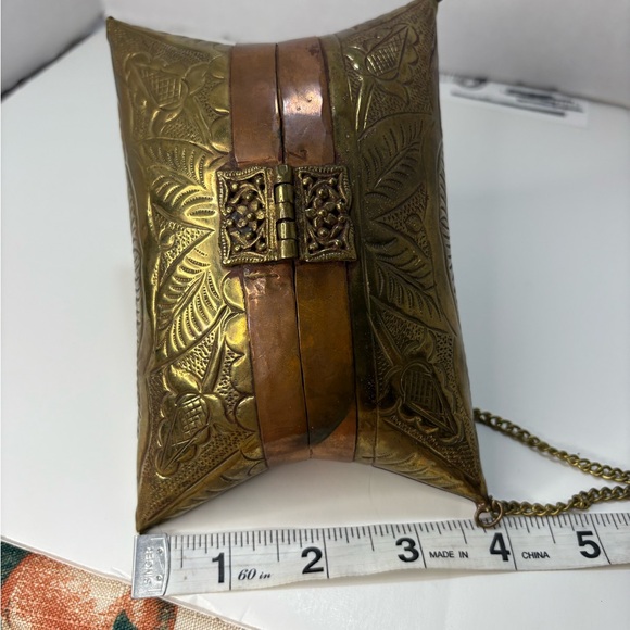 1930’s Hammered Brass Pillow Purse vintage - Picture 15 of 15